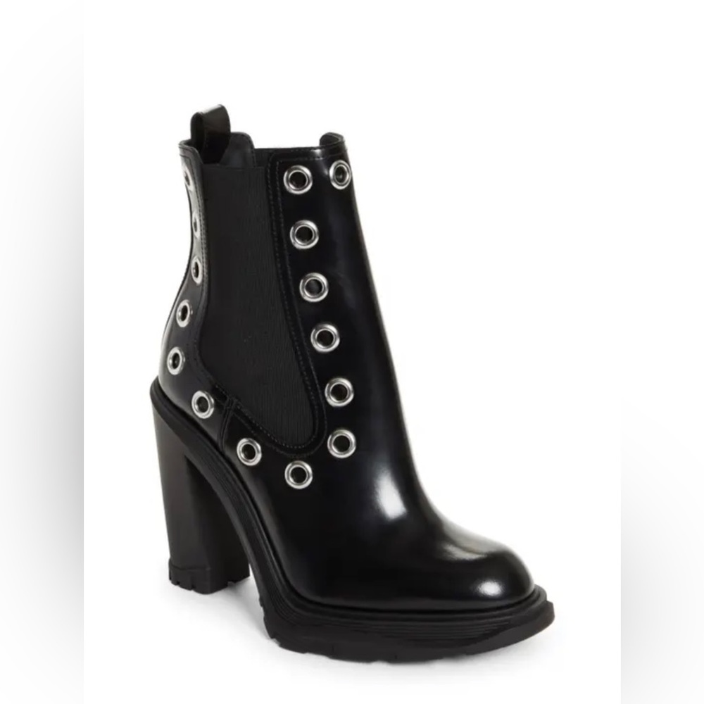 Alexander McQueen Tread Chelsea Heeled Boots